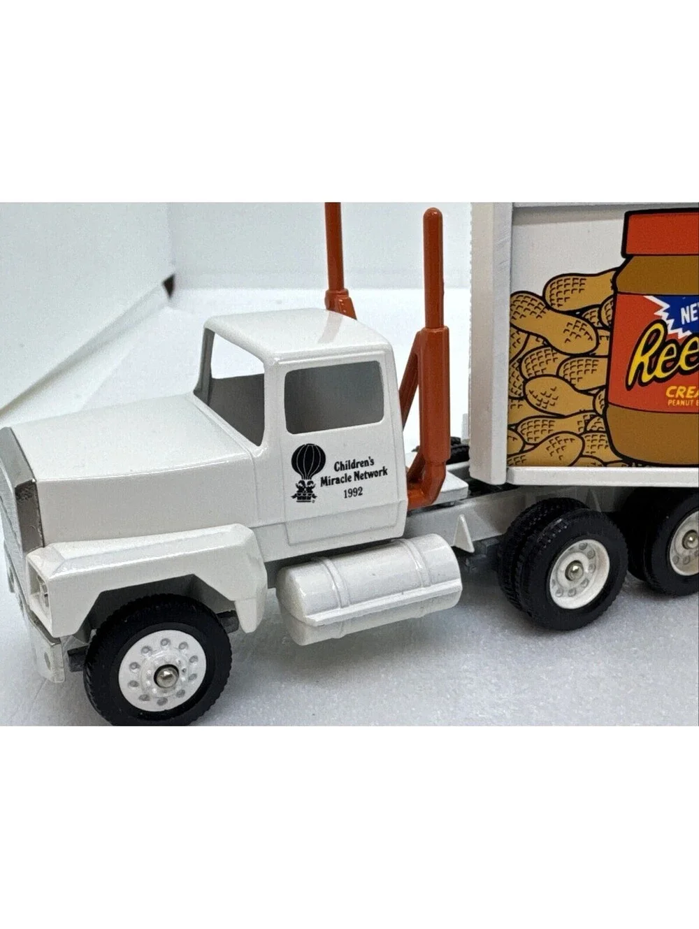 1/64 Winross Semi Truck Hershey Reese's Peanut Butter 1992 Children's Miracle PA
